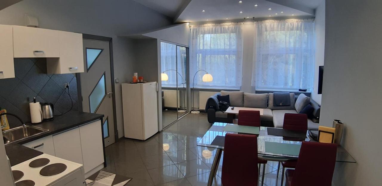 Pogodny Apartament Kudowa Zdroj Ngoại thất bức ảnh